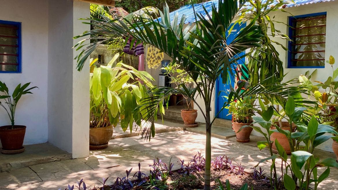 Kilifi: Außenbereich der Surfer Economy Zimmer