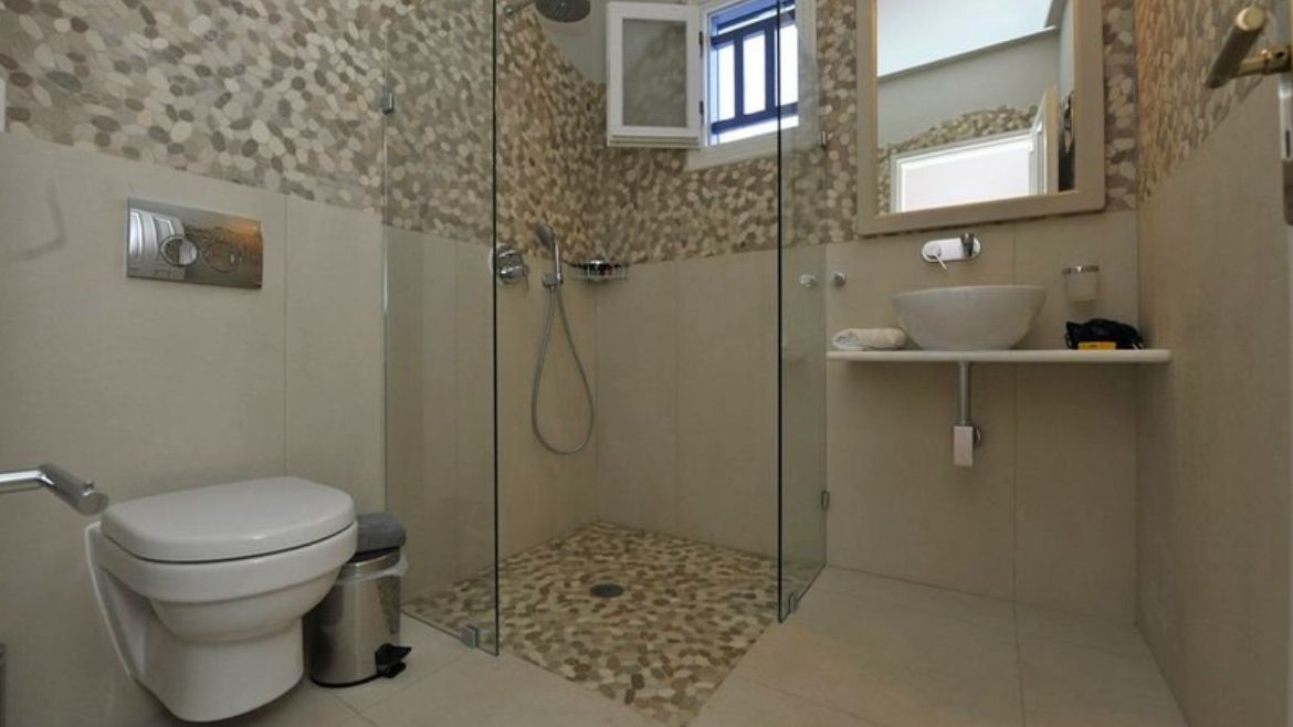 Naxos: Badezimmer der Appartements EG Naxos: Badezimmer der Appartements EG