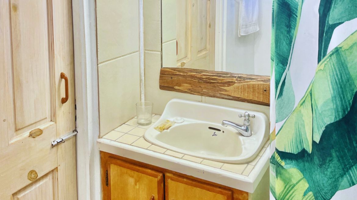 Tobago: Badezimmer der Studios II