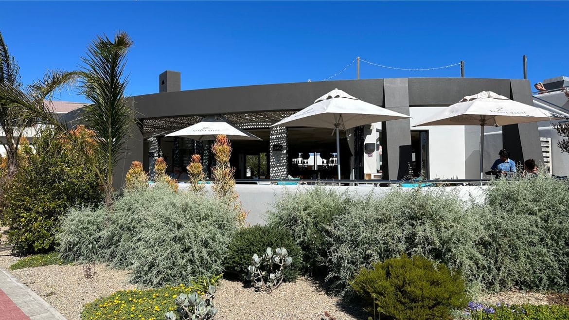 Langebaan: Blick auf das Restaurant des Kitehotels