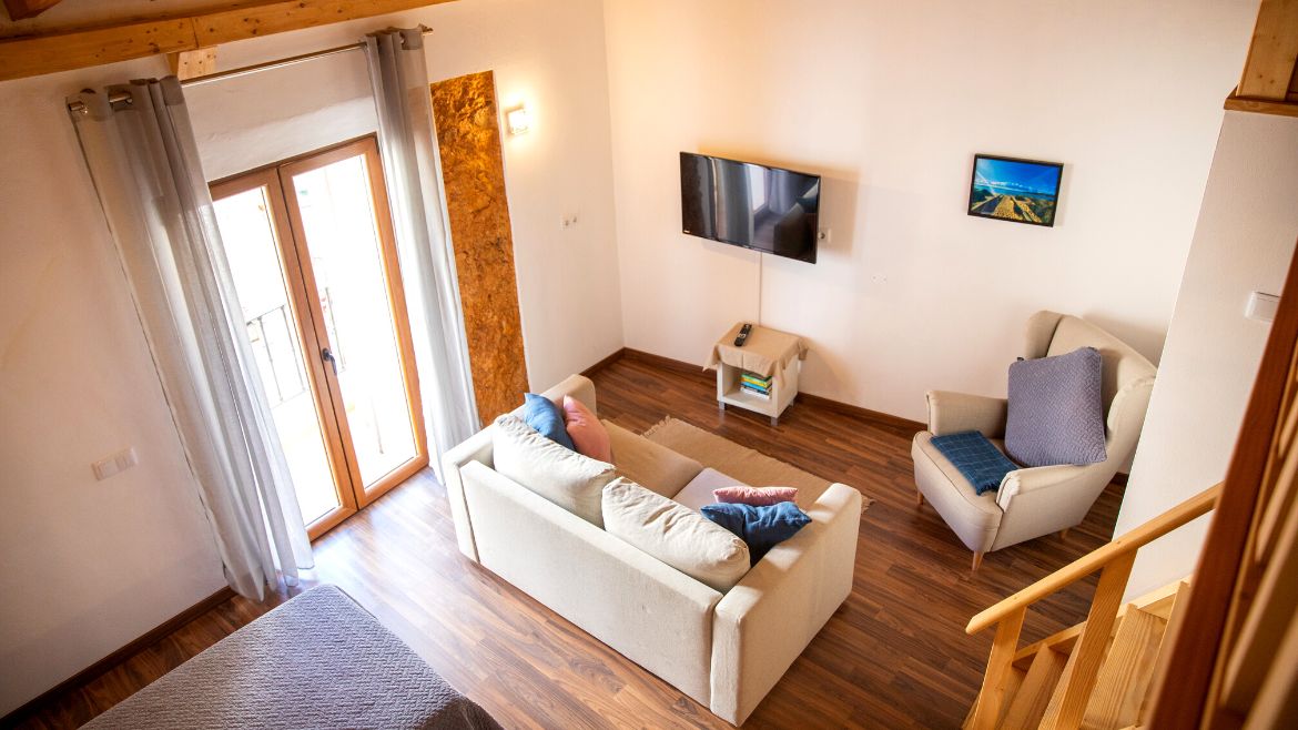 Algarve: Wohnbereich im Familienzimmer des Kitehaus