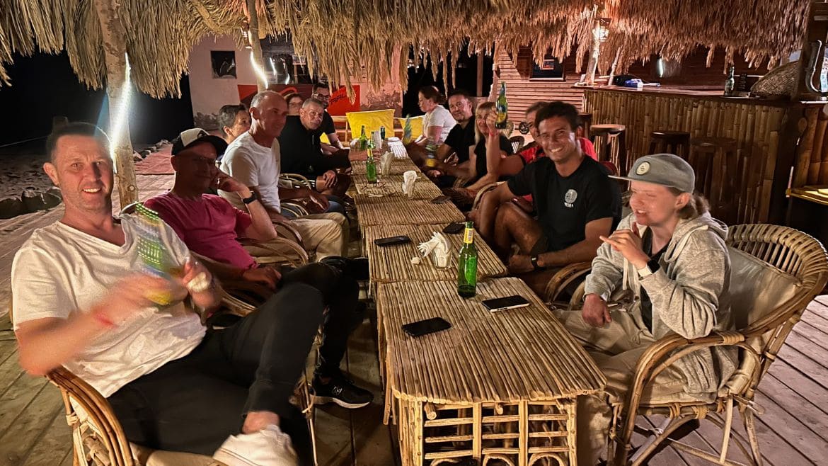 El Naaba: Den erfolreichen Schulungstag ausklingen lassen