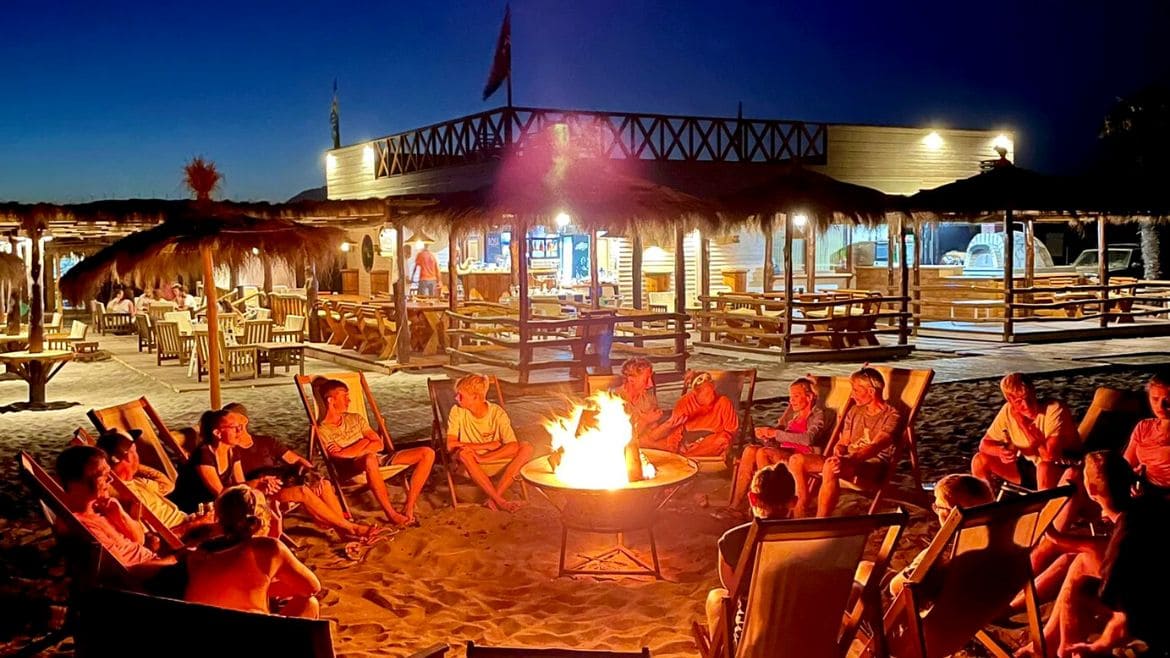 Ulcinj: Den Tag an der Kite- und Wingsurf Station ausklingen lassen