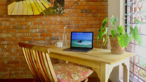 Kilifi: Die Cottage Superior Suite verfügt über einen extra Arbeits-und Sitzplatz im Eingangsbereich