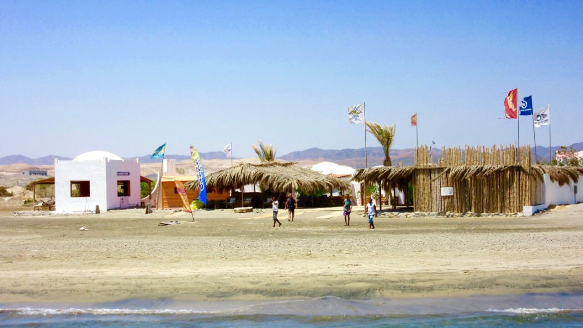 El Naaba: Unsere Kite- und Wing/Windsurf Station El Naaba: Unsere Kite- und Wing/Windsurf Station