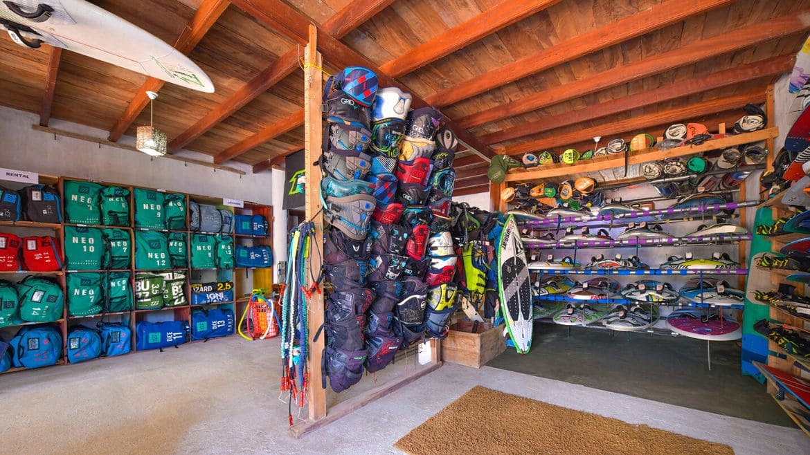 Kalpitiya: Die Kite- und Wing/Windsurf Station bietet ausreichend Material Kalpitiya: Die Kite- und Wing/Windsurf Station bietet ausreichend Material