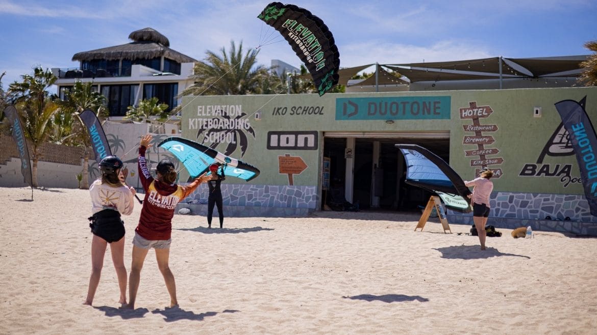 Die Station bietet Kite- und Wingfoilschulungen an