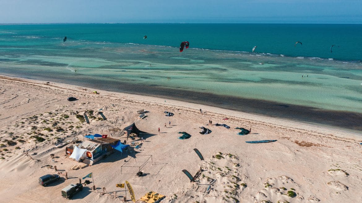 Zarzis: Direkt durch ein Riff vom offenen Meer getrennt