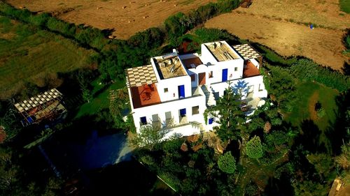 Naxos: Drohnenaufnahme der Surfer Appartements 