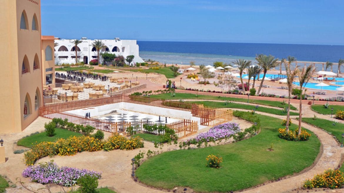 El Naaba: Eine Partie Schach darf im Komforthotel auch nicht fehlen El Naaba: Eine Partie Schach darf im Komforthotel auch nicht fehlen