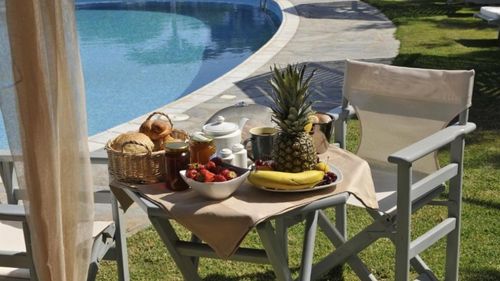 Naxos: Frühstück am Pool Naxos: Frühstück am Pool