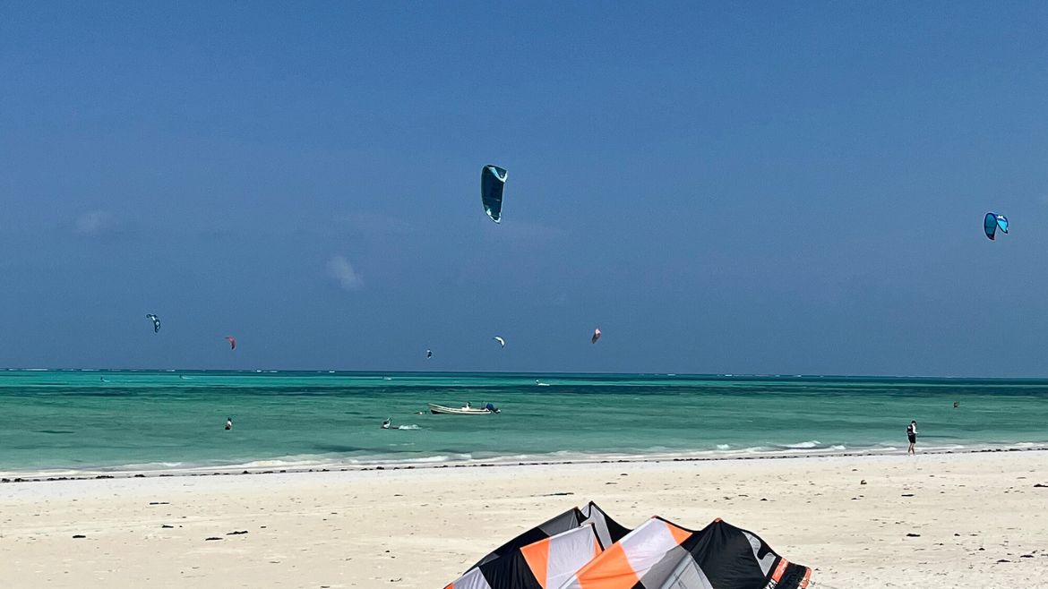 Optimale Bedingungen zum Kite- und Wingsurfen