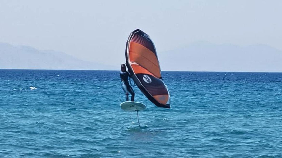 Rhodos Theologos: Wingfoilen, der neue Trendsport