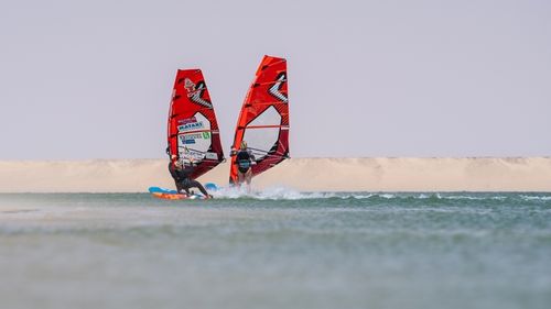 Dakhla: Windsurfen in der riesigen Lagune Dakhla: Windsurfen in der riesigen Lagune