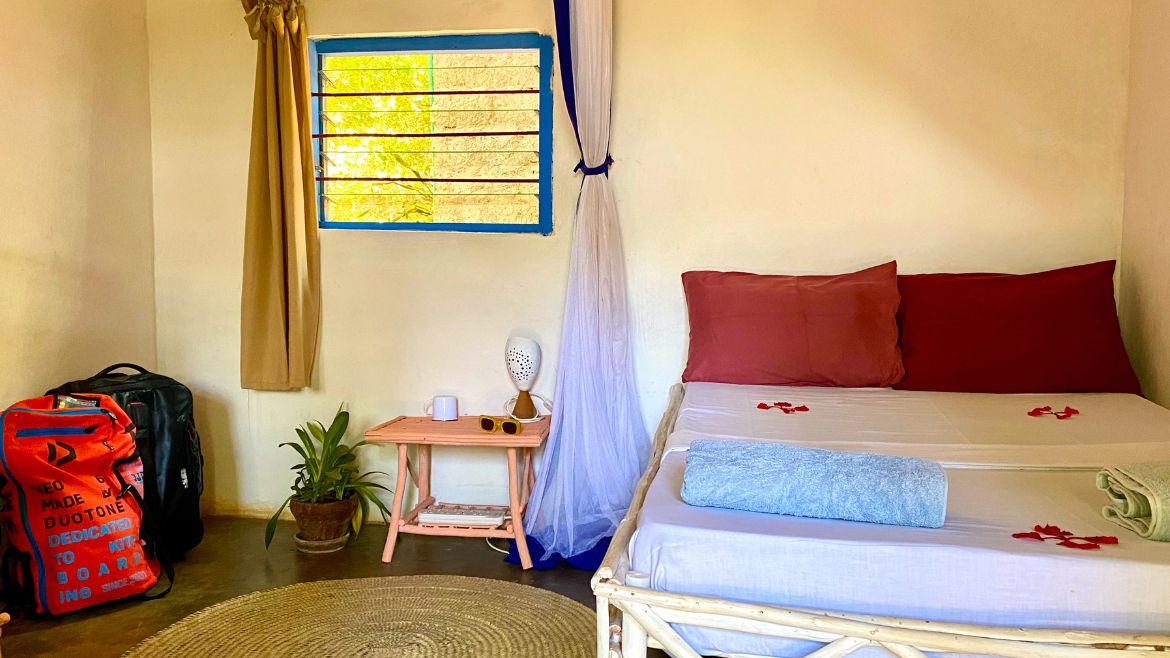 Kilifi: Kleine und einfache Surfer Economy Zimmer mit Gemeinschaftsbad