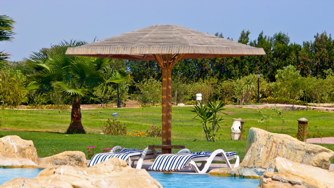 Hamata: Poolliegen des Komforthotels Hamata: Poolliegen des Komforthotels