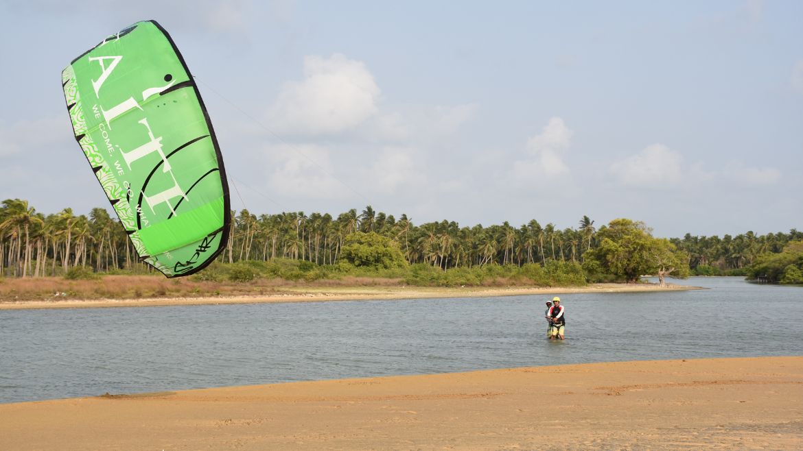 Kappalady: Qualifizierte Lehrer an der Kite- und Wingsurf Station