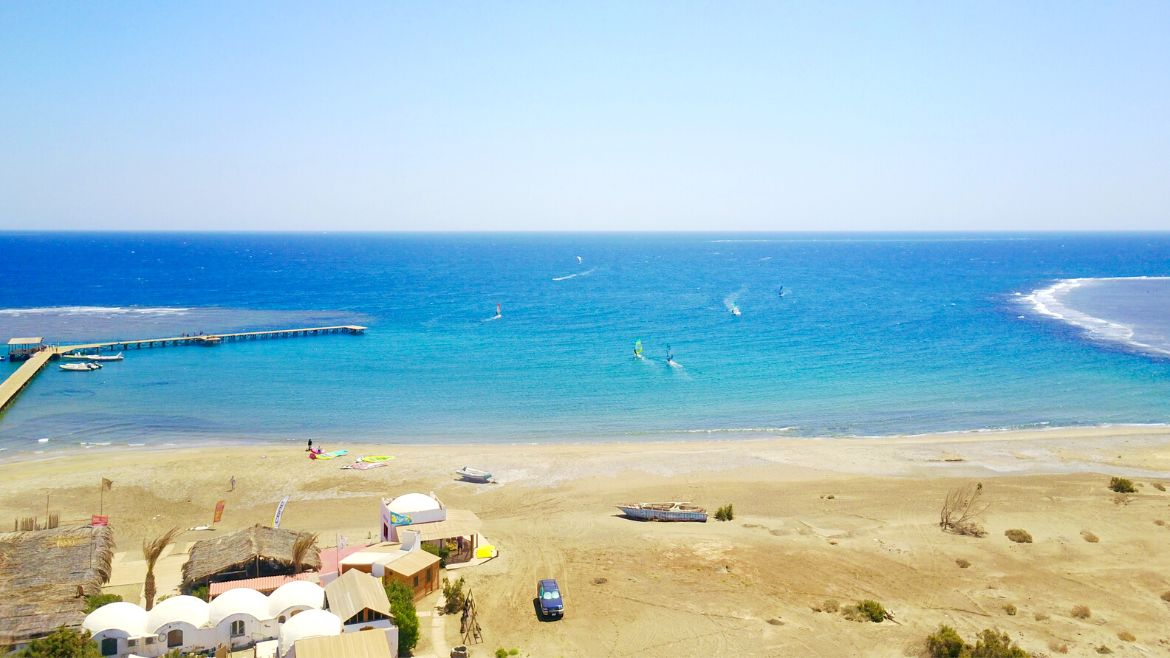 El Naaba: Ausreichend Platz für alle Kite- und Wing/Windsurfer El Naaba: Ausreichend Platz für alle Kite- und Wing/Windsurfer