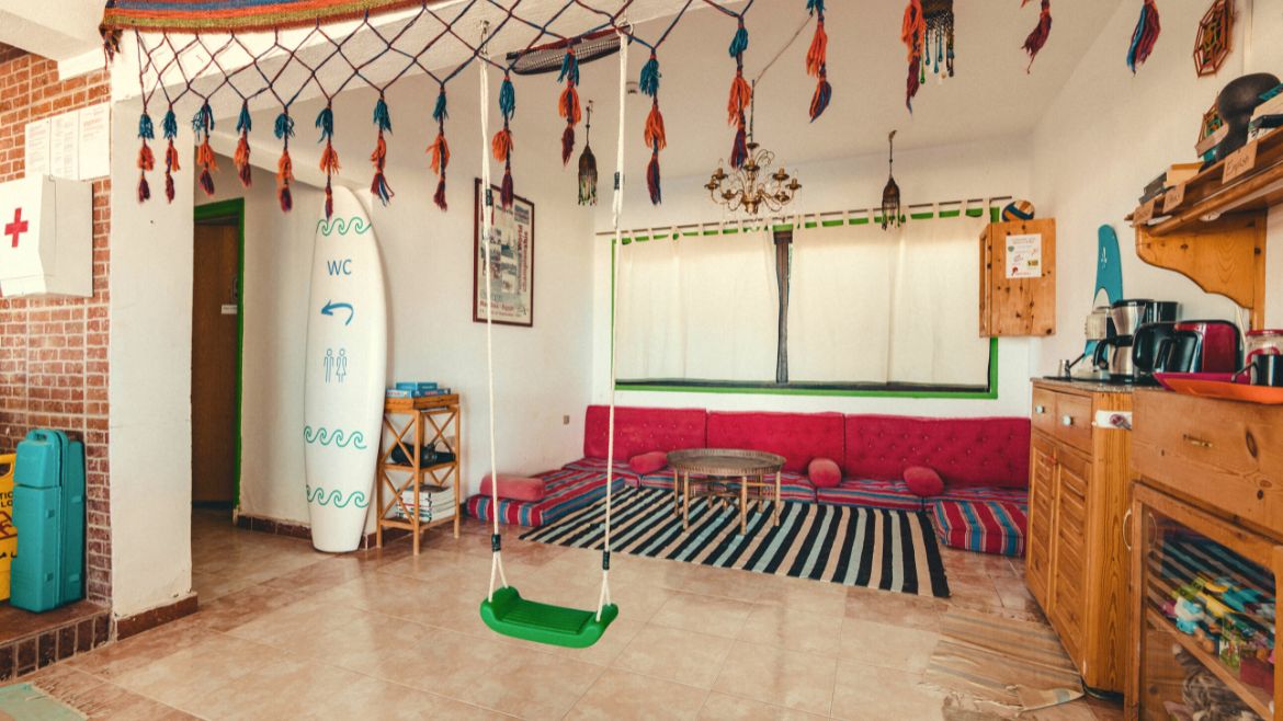 Soma Bay: Chillout-Bereich im Innenbereich der Station