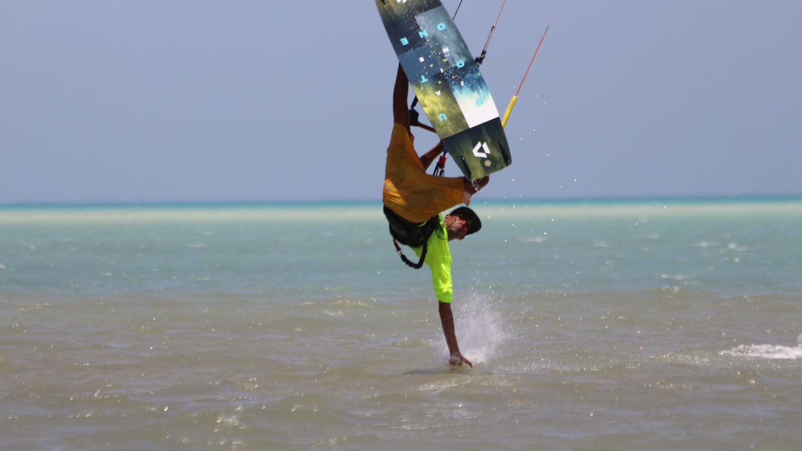 Hamata: Spass darf natürlich an der Kitesurfstation nicht fehlen.