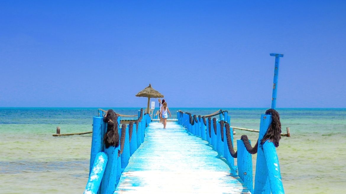 Djerba-Zarzis: Steg am Hotelstrand