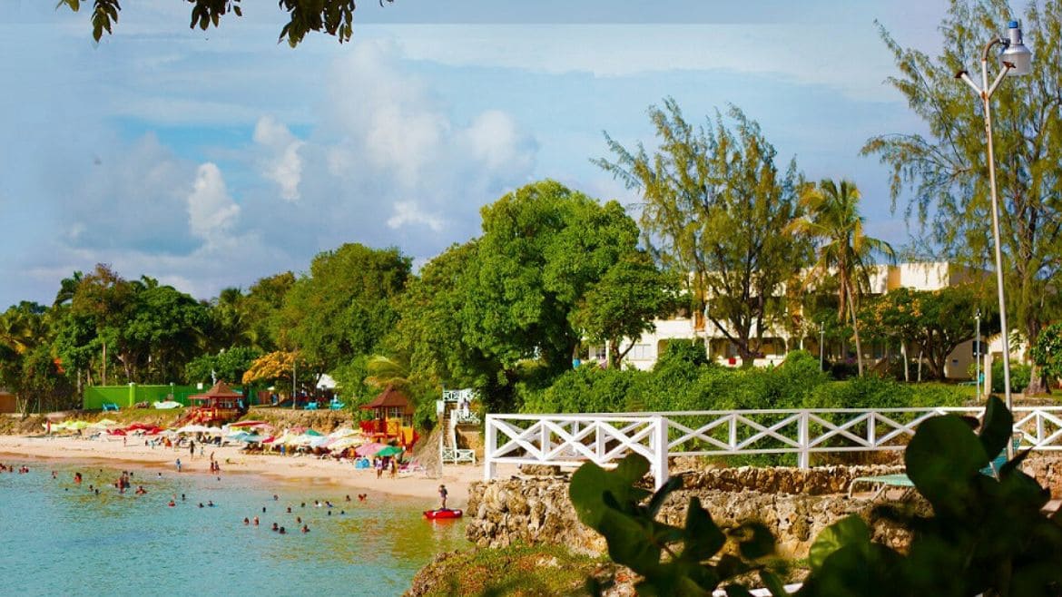 Tobago: Strand Store Bay Tobago: Strand Store Bay