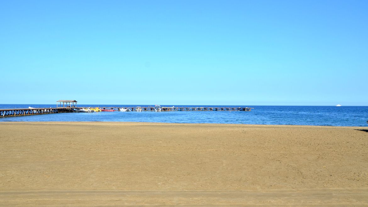 El Naaba: Strandbreich vor der Station