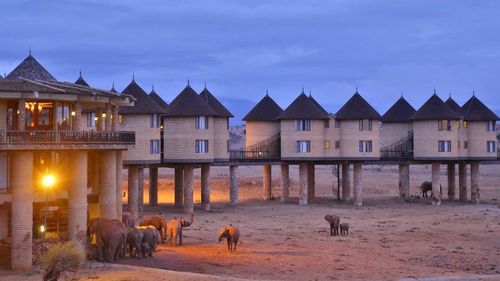 Kenia: Die Lodge am Abend Kenia: Die Lodge am Abend