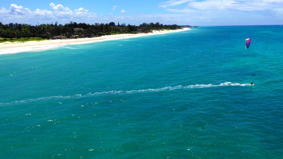 Kenia: Kitesurfen bei toller Kulisse Kenia: Kitesurfen bei toller Kulisse