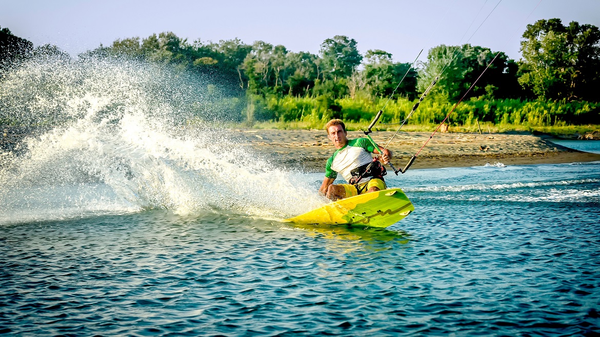 Ulcinj: Kitesurfen im Flachwasser