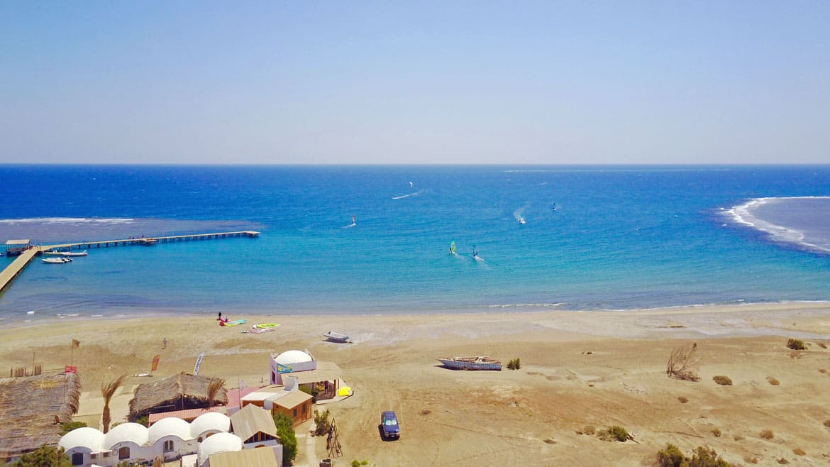 El Naaba: Viel Platz direkt vor der Kite- und Wing/Windsurf Station El Naaba: Viel Platz direkt vor der Kite- und Wing/Windsurf Station