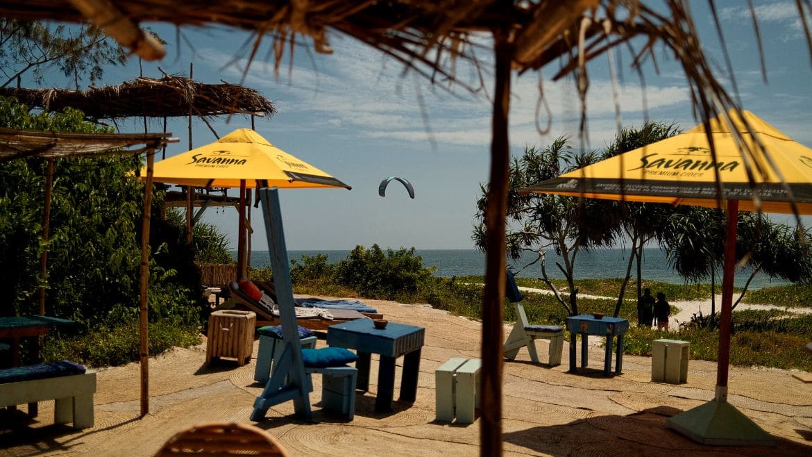 Kilifi: Von der Beachbar aus den Anderen zusehen Kilifi: Von der Beachbar aus den Anderen zusehen