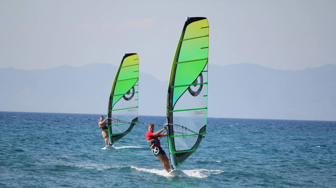 Windsurfen: Windsurfen auf Rhodos Theologos