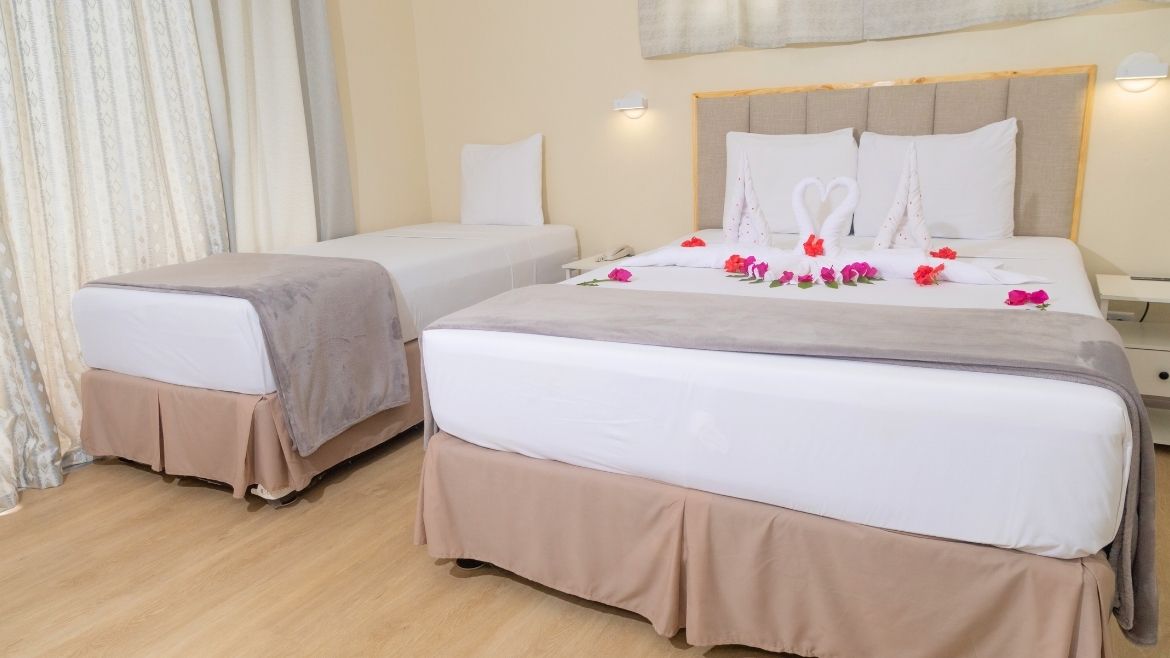 Tobago: Die Cabanas verfügen über ein Doppel- und Einzelbett Tobago: Die Cabanas verfügen über ein Doppel- und Einzelbett